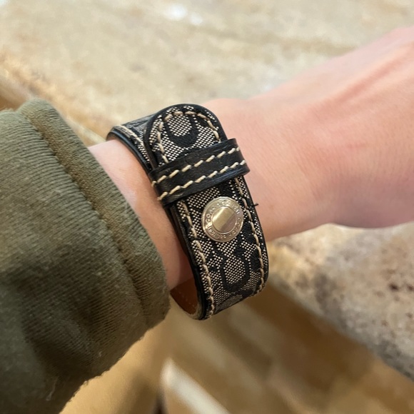 Like NEW barely worn vintage coach monogram bracelet - Picture 3 of 3
